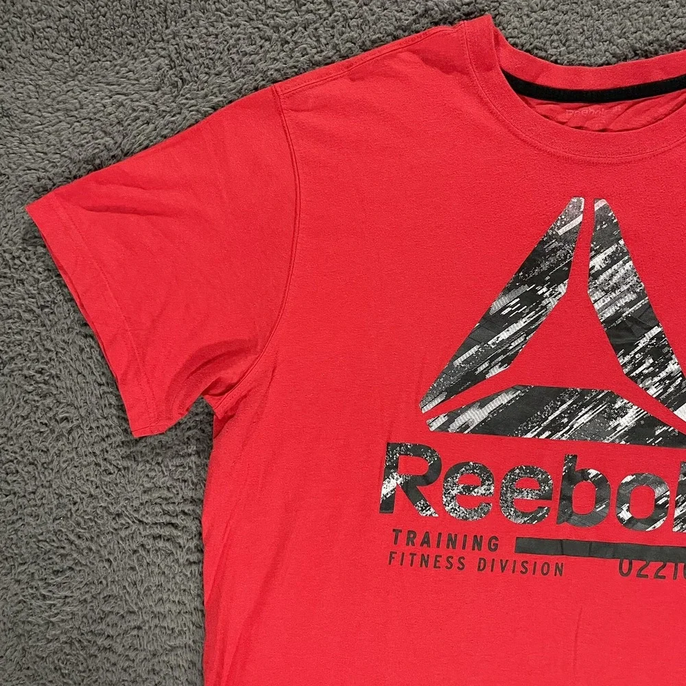 Reebok Training Fitness Division T Shirt Mens Large Short Sleeves Red